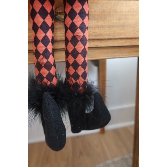 Halloween Witch Shelf Sitter 29" Resin Face and Hands Detailed Whimsical Witch - Picture 2 of 10